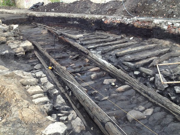 Excavations show a historic wooden waggonway